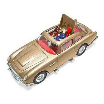 Corgi Aston Martin Db5 James Bond 50th Anniversary Gold 1:43 Scale Die Cast Model